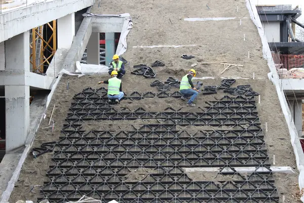 Image du produit : Cellule de rétention de substrat pour toit végétalisé en pente – Pyramide 92 mm